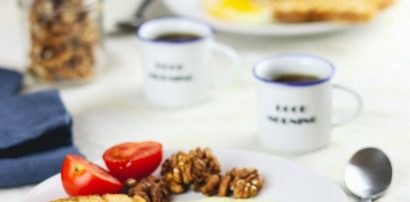 Breakfast plate with toast and eggs representing taking Armodafinil with or without food