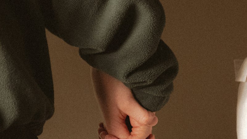 Couple holding hands closely representing relationships and Tadalafil treatment for erectile dysfunction